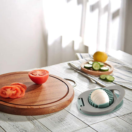 Egg slicer - Egg slicer with stainless steel wire - multi-functional egg slicer - slices boiled eggs, ham, bananas and strawberries evenly.