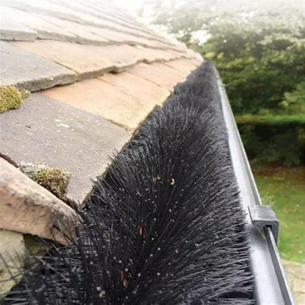 Gutter brush - Leaf catcher - Lead filter - Gutter drain cleaner - Leaf cleaner - Gutter unblocker - 4m x 100mm Black.