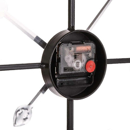 Decor Wall Clock European Retro Clock with Large Numerals Indoor Silent Battery Operated Metal Clock.