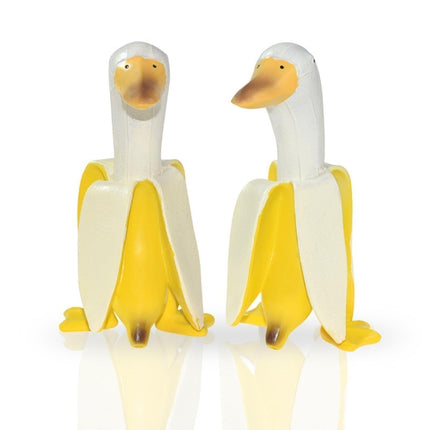 Duck Resin Statue Banana Duck Shape Unique Design Waterproof Duck Gardening Decoration for Outdoor.