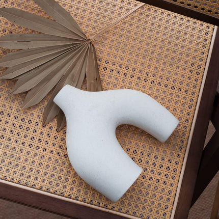 Ceramic Set of 2 Modern White Vases for Home D�cor.