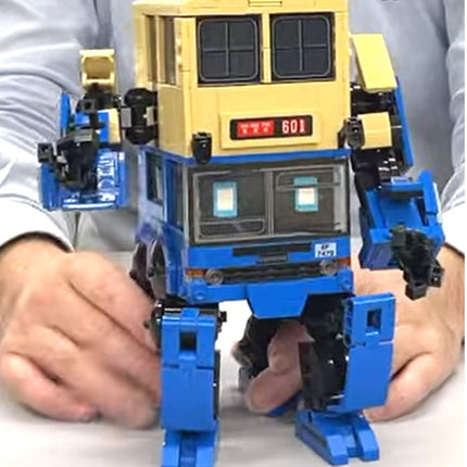 Kalos Hong Kong Machines Robot Bus Dennis Building Block Set 786pcs 14+.