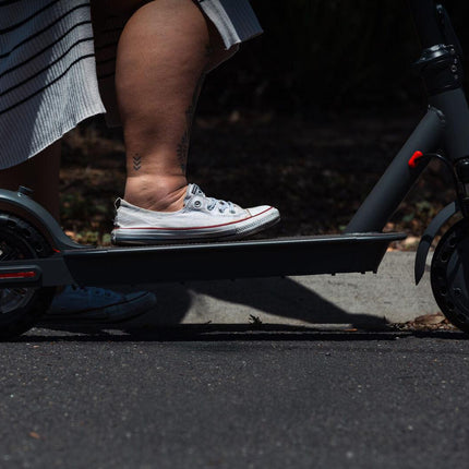 Electric Scooter, 350W Motor, 8.5 inch  Tyres, Front Suspension, Smart App, Foldable, 25kph.