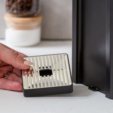Instant Hot Water Dispenser 3L - One-Touch Operation with Adjustable Temperature & Cup Sizes.