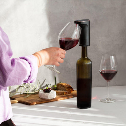 Instant Wine Aerator & Dispenser with Adjustable Bottle Fit.