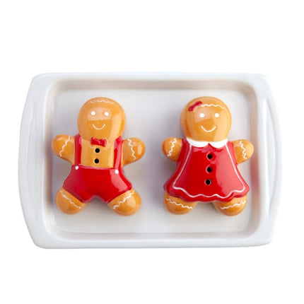 Gingerbread Salt Pepper Set.