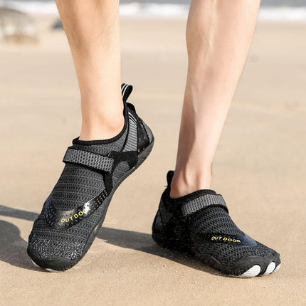Men Women Water Shoes Barefoot Quick Dry Aqua Sports Shoes - Black Size EU42 = US8.