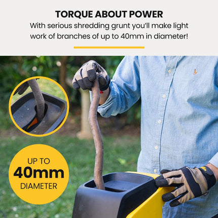 MICHIGAN 2400W Electric Garden Mulcher Shredder, Portable Wood Chipper, Push Stick, 40L Collection Bag.