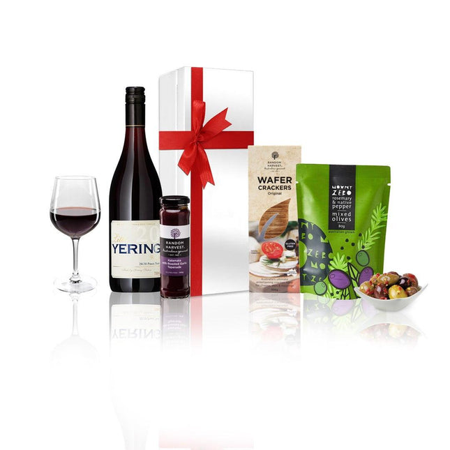 Pinot & Gourmet Treats Hamper.