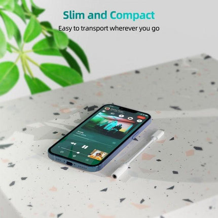 CHOETECH AUX005 iPhone 8-pin to 3.5mm Headphone Adapter.