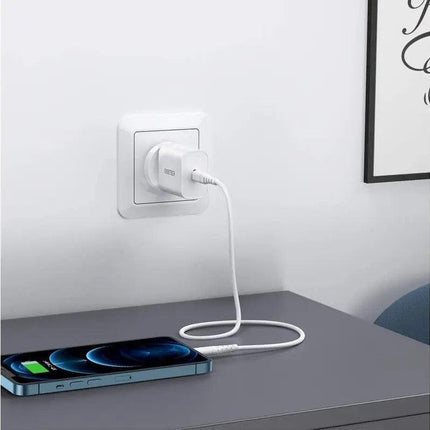 CHOETECH Q5004CL PD20W USB-C iPhone Fast Charger with MFi Certified USB-C Cable.