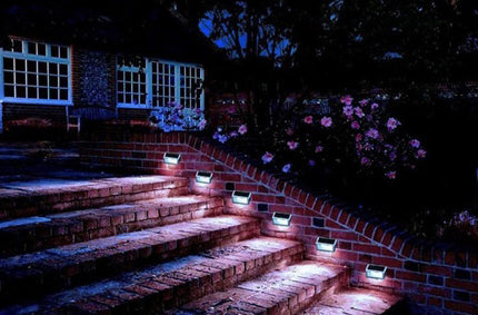 Solar Step Light – Warm White with Silver Case.