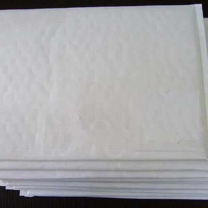 25 Piece Pack - 22.5cm x 15cm White Bubble Padded Envelope Bag Post Courier Shipping SMALL Self Seal.