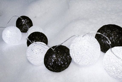 1 Set of 20 LED Black White 5cm Cotton Ball Battery Powered String Lights Xmas Gift Home Wedding Party Bedroom Decoration Outdoor Indoor Table Centrepiece.