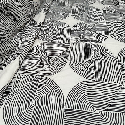 Hotel Living 3 Pce Light Weight Comforter Set Queen/King Oscar Curves.