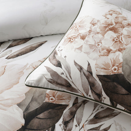Bianca Somerset White Cotton Sateen Floral Quilt Cover Set King.