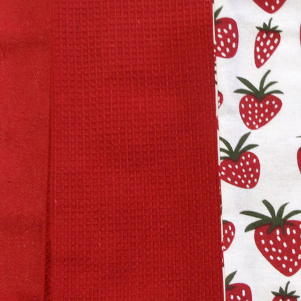 Home Oasis Set of 3 Printed Cotton Rich Tea Towels 50 x 70 cm Strawberry Red.