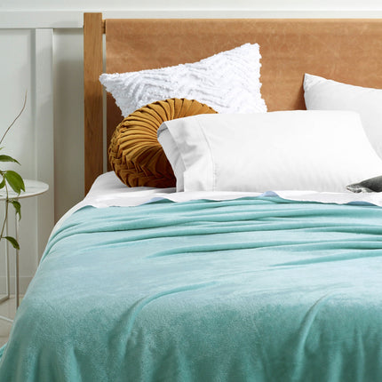 Accessorize Super Soft Blanket Queen/King Mist.