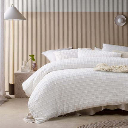 Vintage Design Homewares Parquet White Polyester Cotton Quilt Cover Set Single.