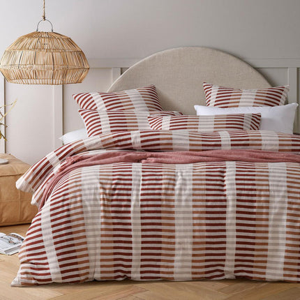Vintage Design Homewares Tempo Red Cotton Jacquard Quilt Cover Set King.