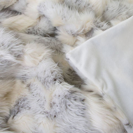 J Elliot Home Arctic Luxury Faux Fur Throw 130 x 160cm.