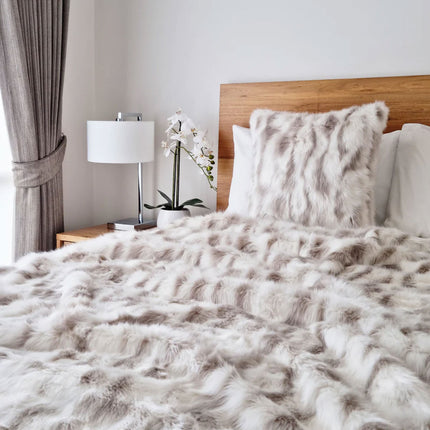 J Elliot Home Lynx Wild Cat Faux Fur Throw Rug 130 x 160cm.