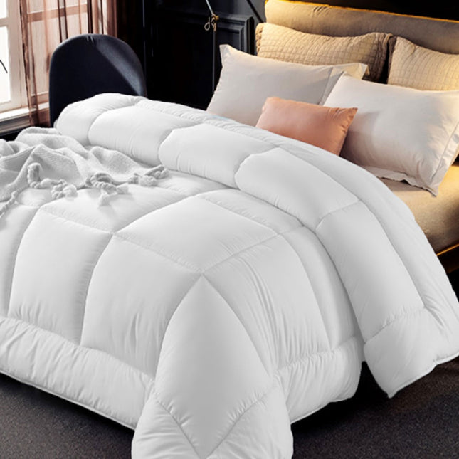 Ramesses 800GSM All Season Antibectiral Microfibre Quilt King.