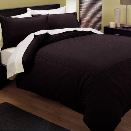 Kingtex Pintuck Quilt Cover Set Chocolate Queen.