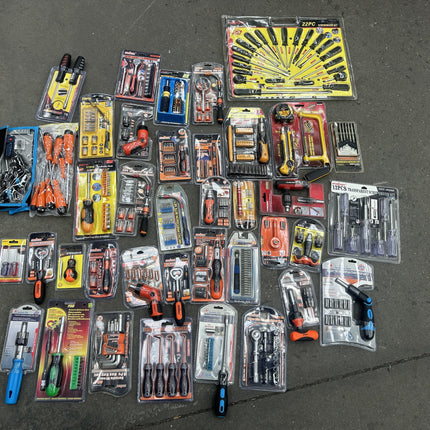 15x Random ScrewDriver Sets.