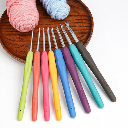 12PCS Crochet Hook Set Soft Grip Colourful Aluminium Knitting Needles 2mm to 8mm.