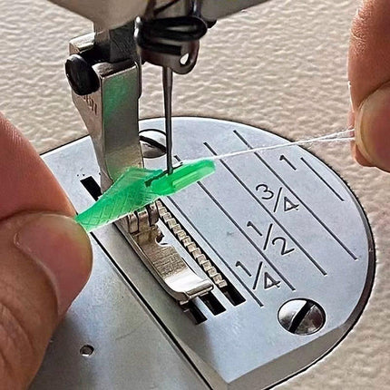 5PCS Plastic Needle Threader Tool for Sewing Machine Quick Lead Garment Sewing - Green.