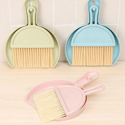 Mini Desktop Sweep Cleaning Brush Keyboard Brush Small Broom Dustpan Set - Green.