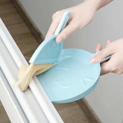 Mini Desktop Sweep Cleaning Brush Keyboard Brush Small Broom Dustpan Set - Green.
