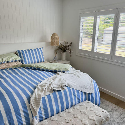 100% Cotton Duvet Quilt Cover Set w/ 2 Pillow Cases in Reversible Blue/Green/White Stripe - King.