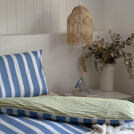 100% Cotton Duvet Quilt Cover Set w/ 2 Pillow Cases in Reversible Blue/Green/White Stripe - Super King.