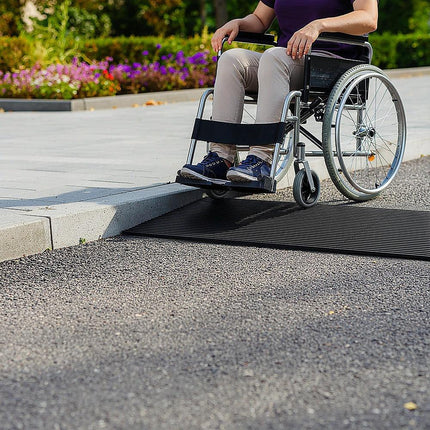 Cuttable Threshold Ramp Rubber Wheelchair Ramp Solid 4 cm Rise 90 cm Wide.
