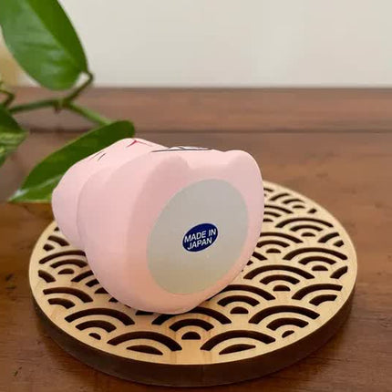 Okimono Pink Maneki Neko.