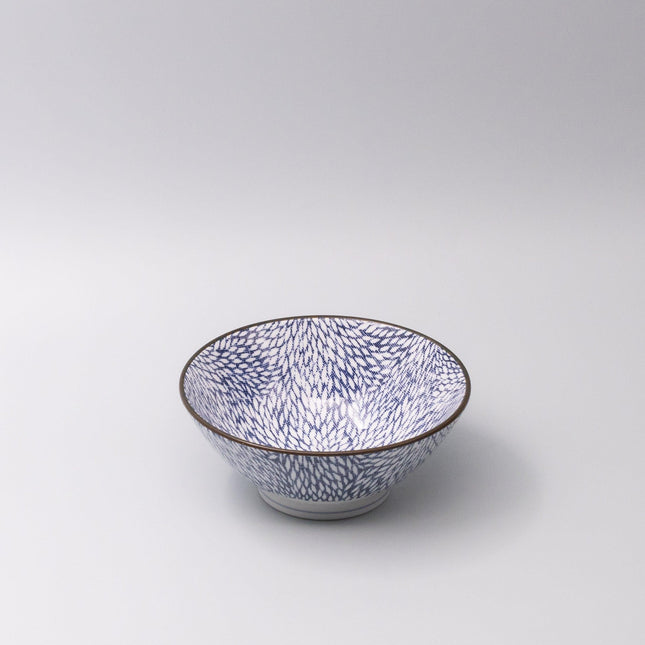 Udon Bowl 17.5cm Chrysanthemum Design.