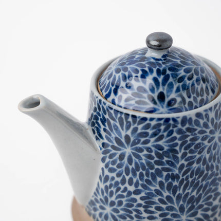 Teapot 400ml Chrysanthemum Design.