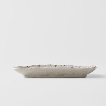 Plate D Shaped 21cm Grey Net Design.