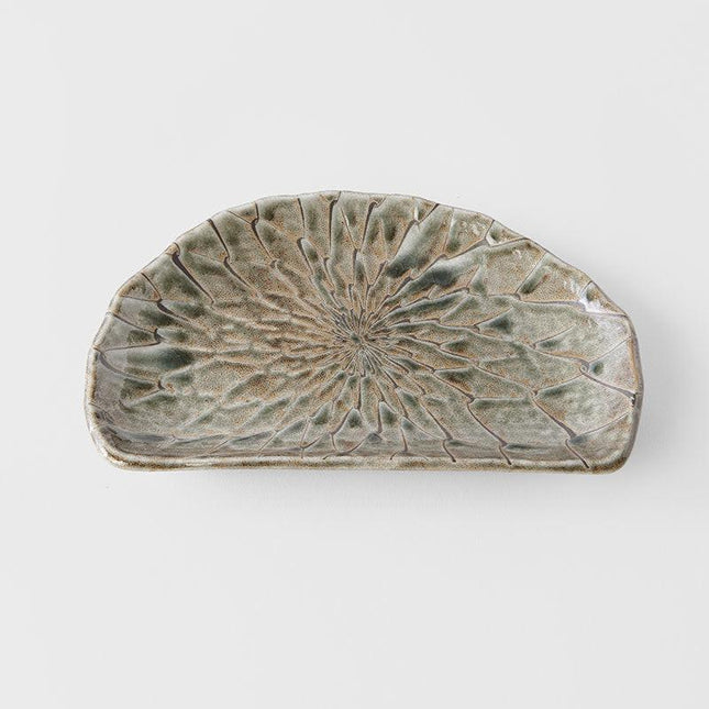 Plate D Shaped 21cm Moss Net Design.