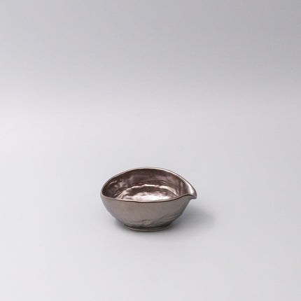 Pourer 140ml Metallic Lustre Glaze.
