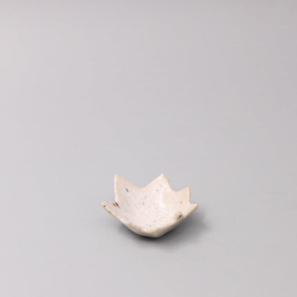 Sauce Dish Maple Leaf 6cm Ivory Fleck.