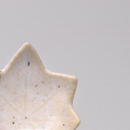 Sauce Dish Maple Leaf 6cm Ivory Fleck.