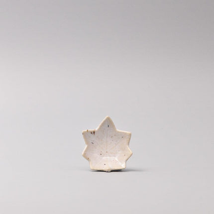 Sauce Dish Maple Leaf 6cm Ivory Fleck.