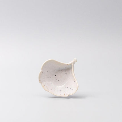 Gingko Leaf Sauce Dish 30ml Ivory Fleck.