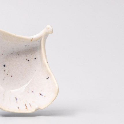 Gingko Leaf Sauce Dish 30ml Ivory Fleck.