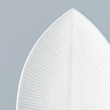 Plate Oval 21.5cm Snow Leaf Glaze.