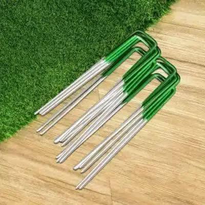 Artificial Grass Roll Pegs / Fake Grass Galvanized Metal Pegs with Green Top 100 Pieces.
