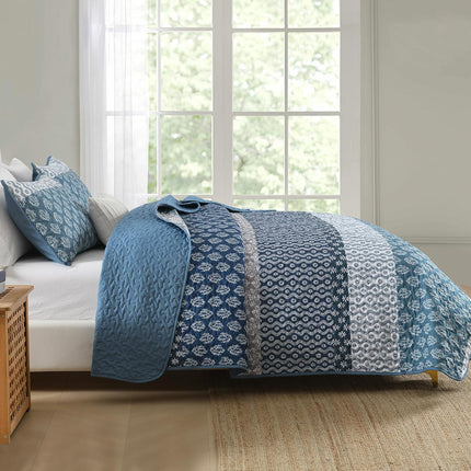 Classic Hydrangea Soft Quilted 3 Pc Bedspread & Pillow Cover Set.